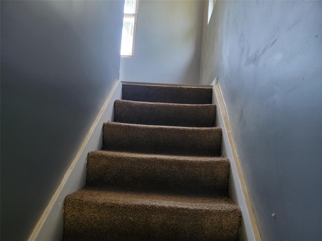 18 Division Street - Photo 3