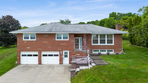 Homes For Sale - 13 Oxford Drive<br/> Endicott, NY 13760