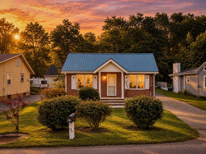 Photo 1 of 38 — 1083 River Road, Chenango Bridge, NY 13901