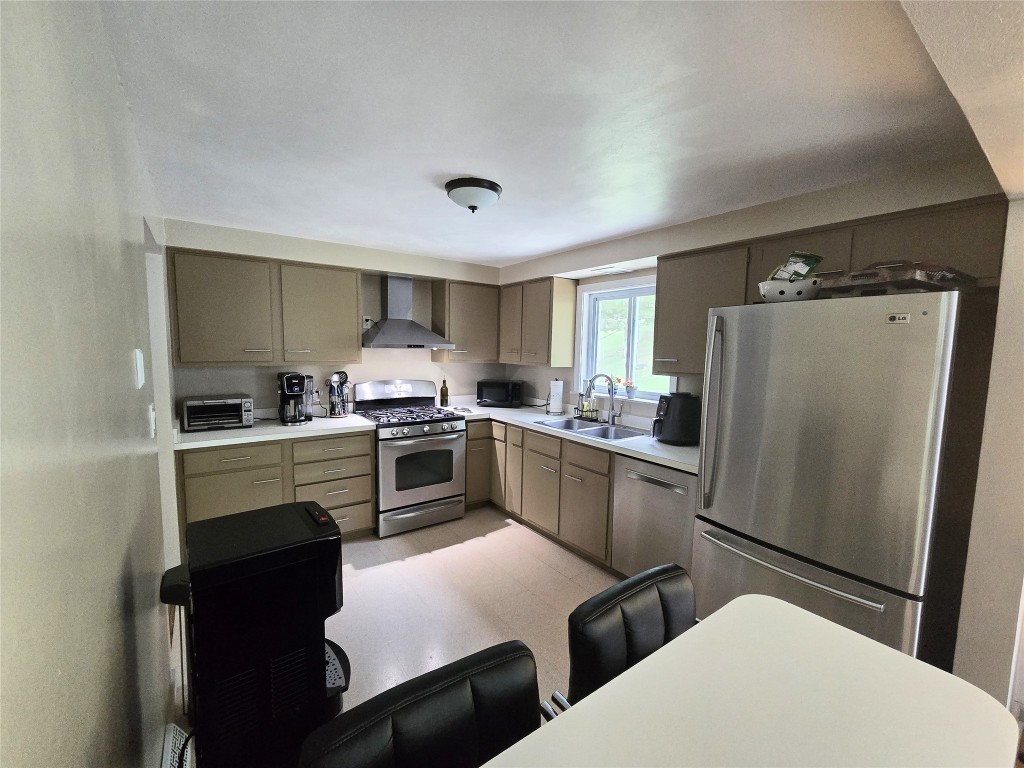 4104 Drexel Drive, Vestal, New York image 6