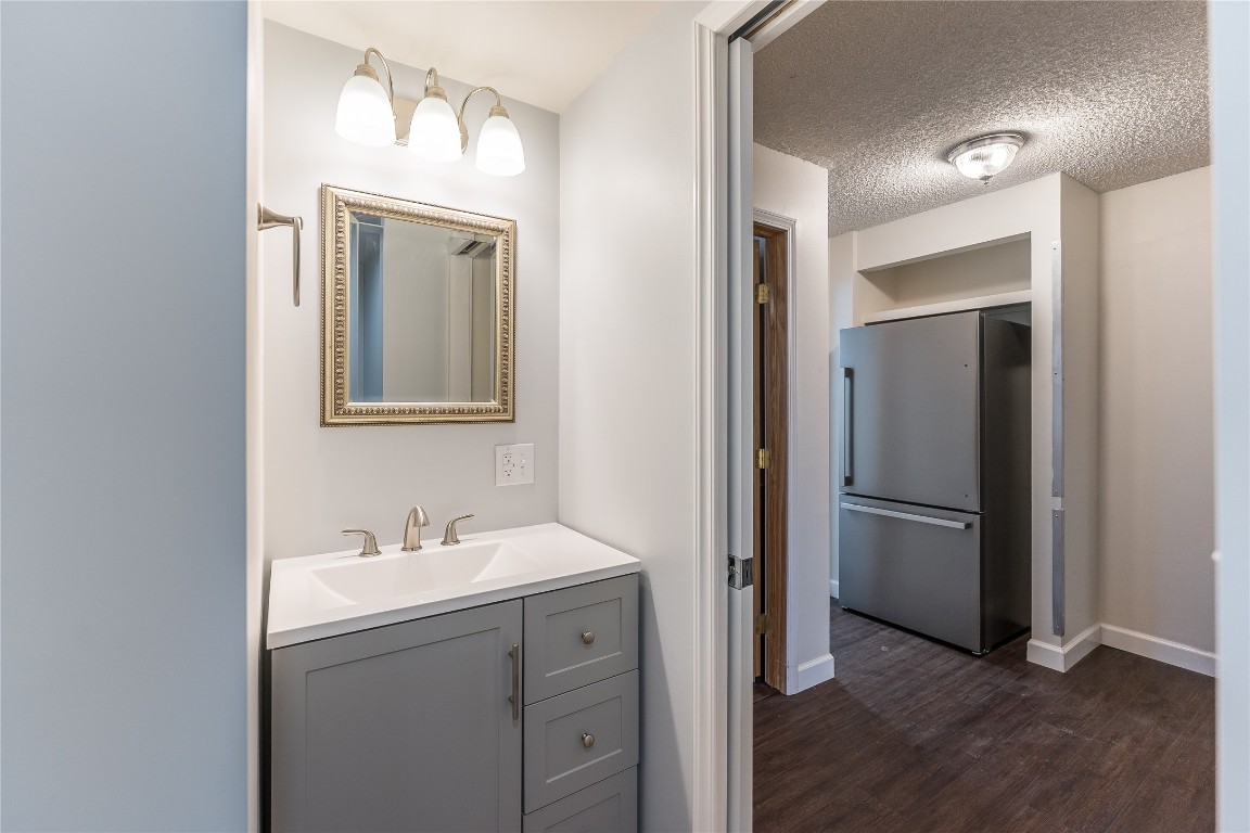 9578 Vestal Parkway West 2