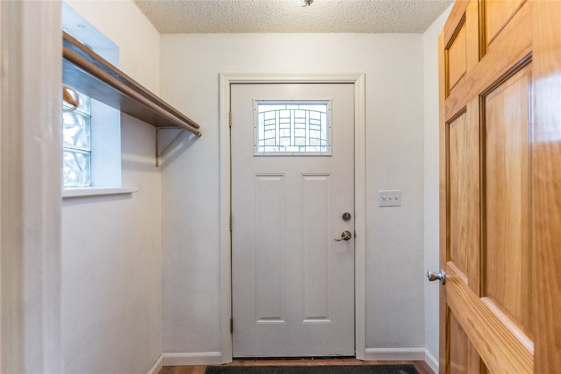 9578 Vestal Parkway West 2