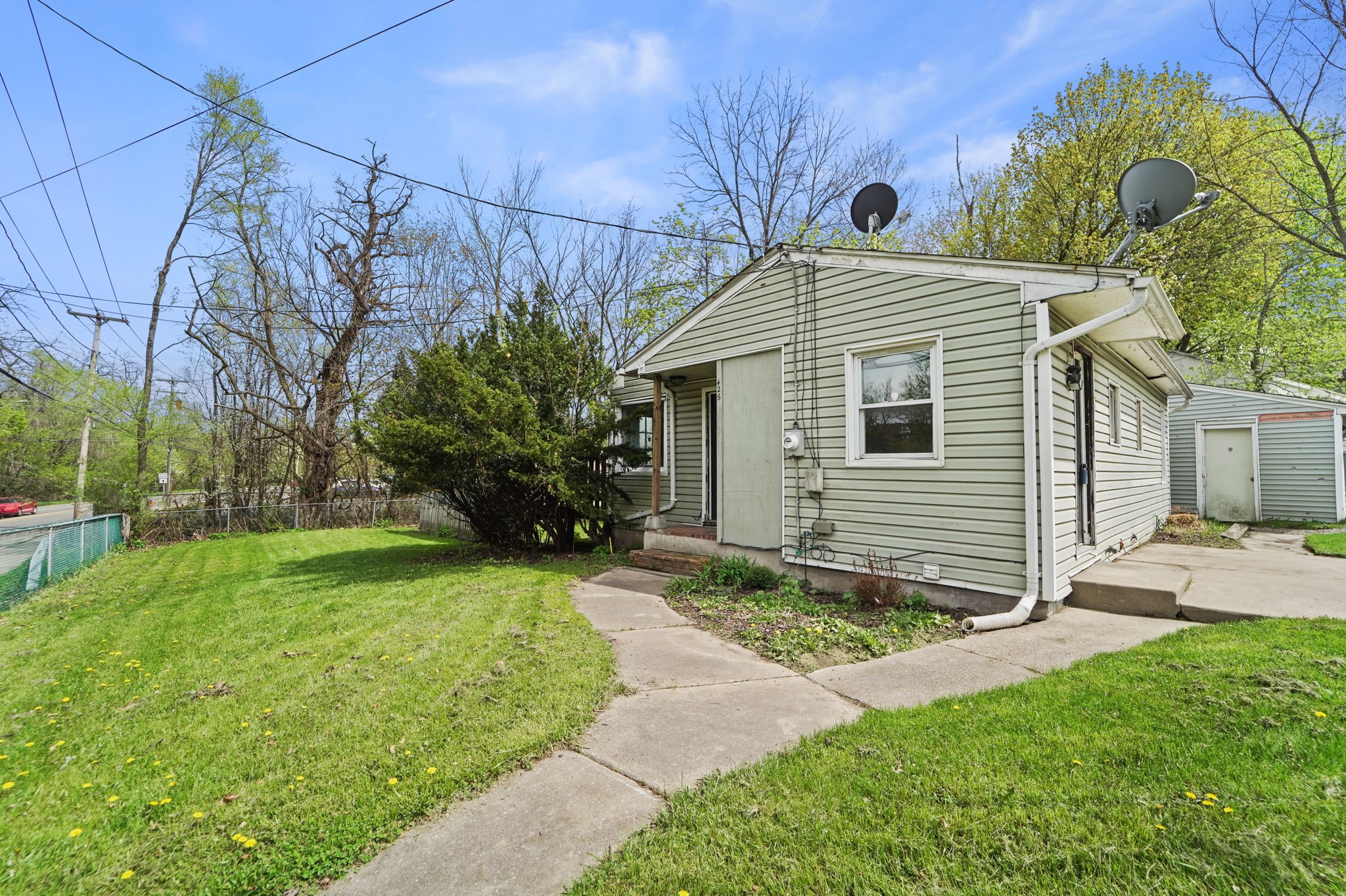 426 Conklin Avenue - Photo 3