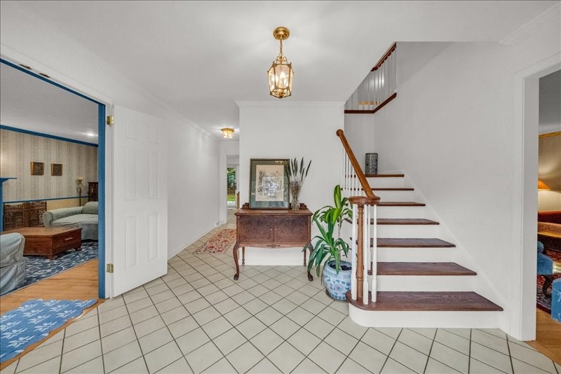 808 Stonehedge Drive