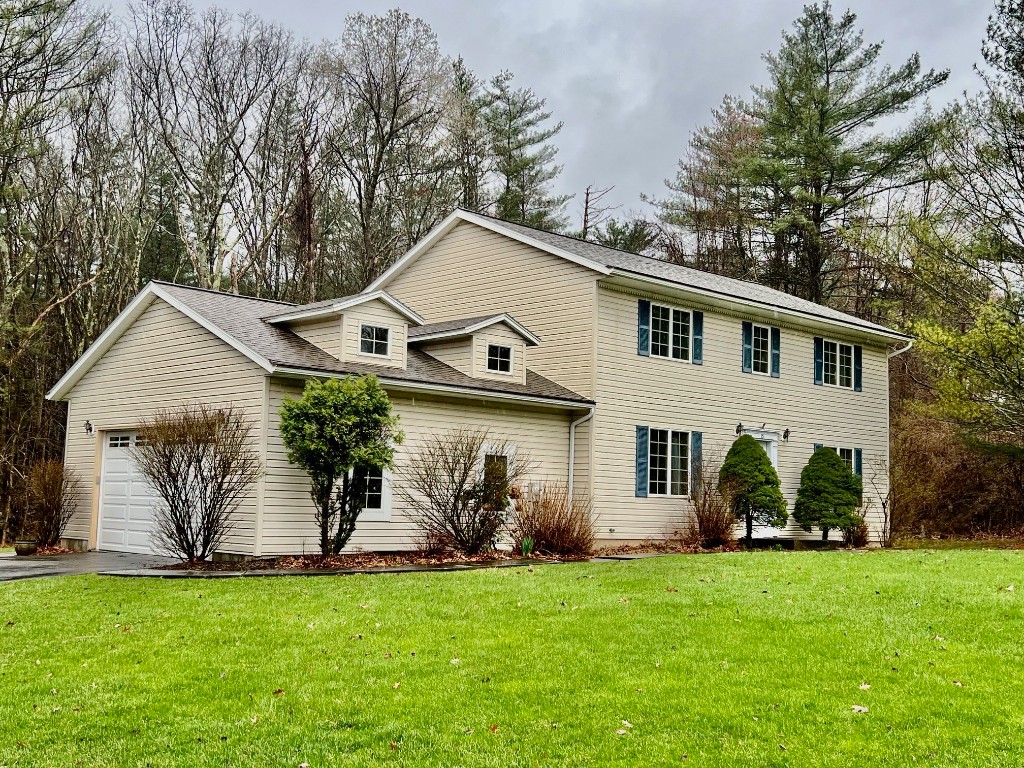 15 South Sunnyside Drive, Owego, New York image 1