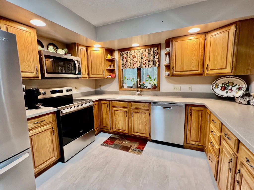 15 South Sunnyside Drive, Owego, New York image 8