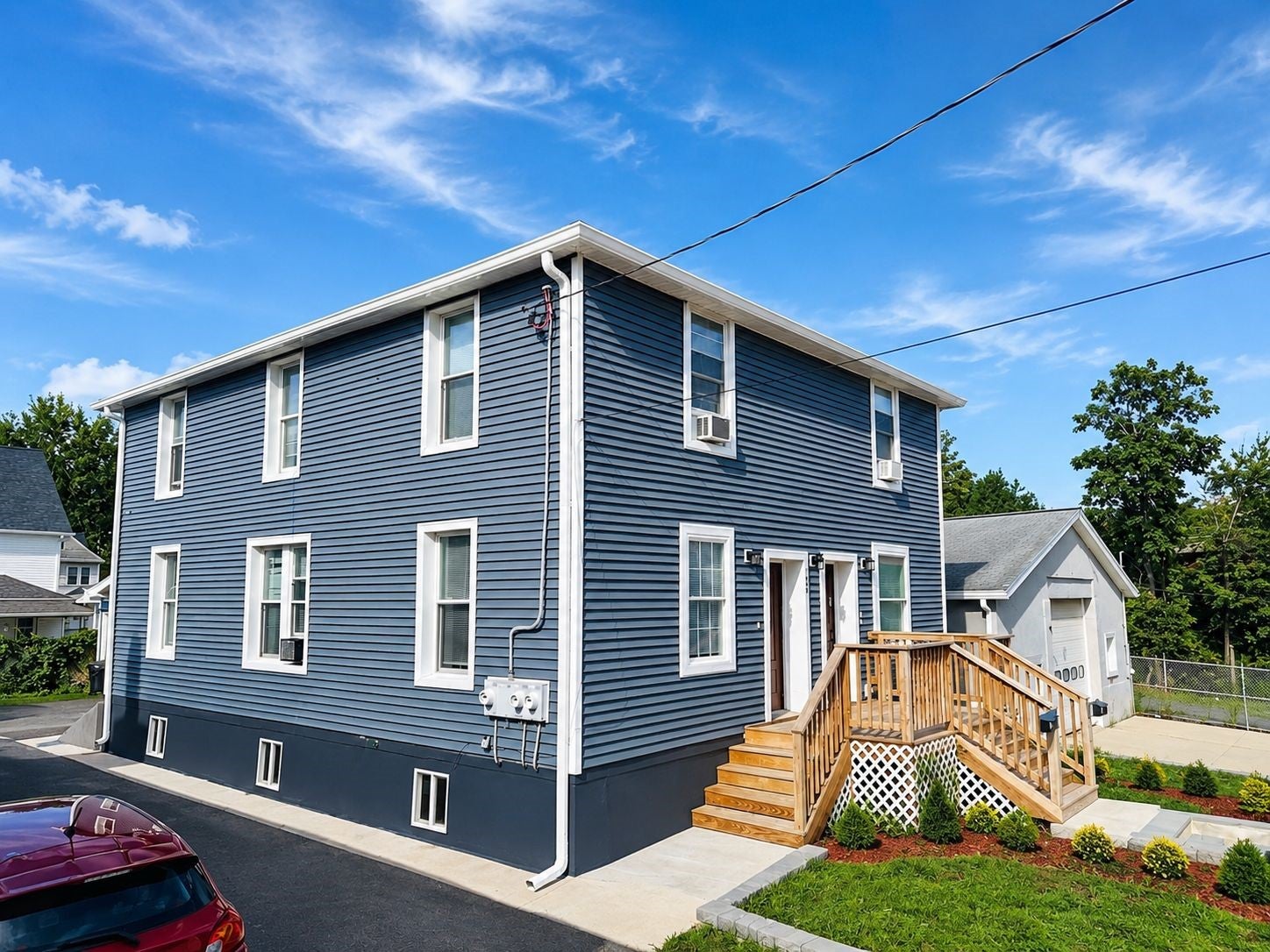 121 Eldredge ST - Photo 2