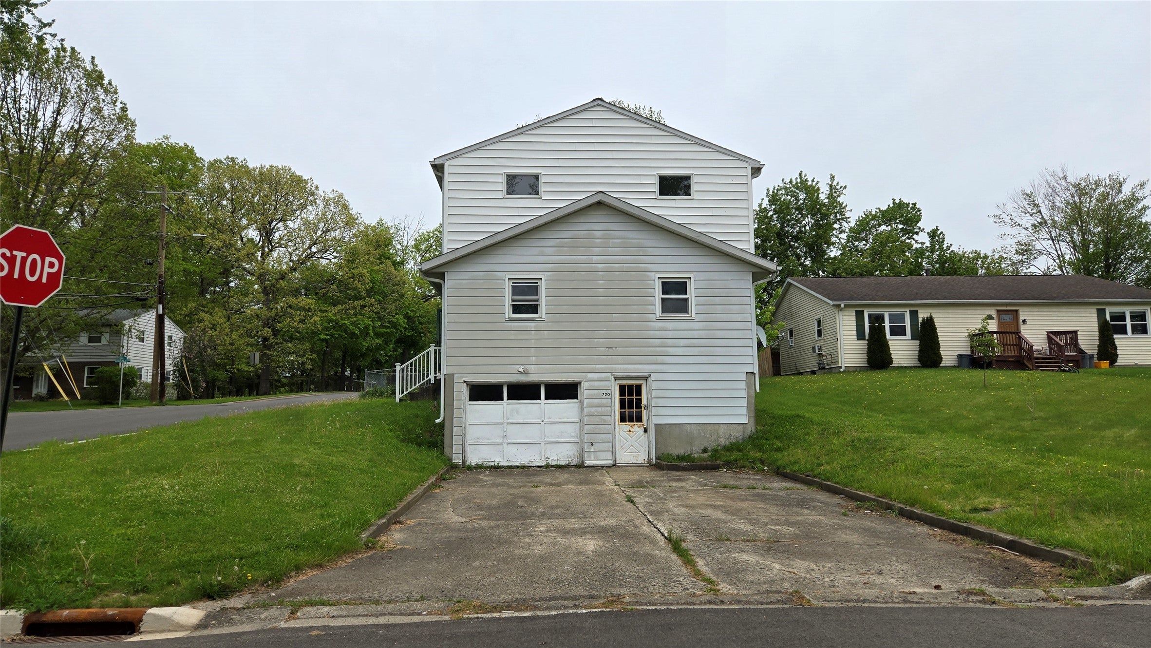 720 N Rogers Avenue - Photo 3