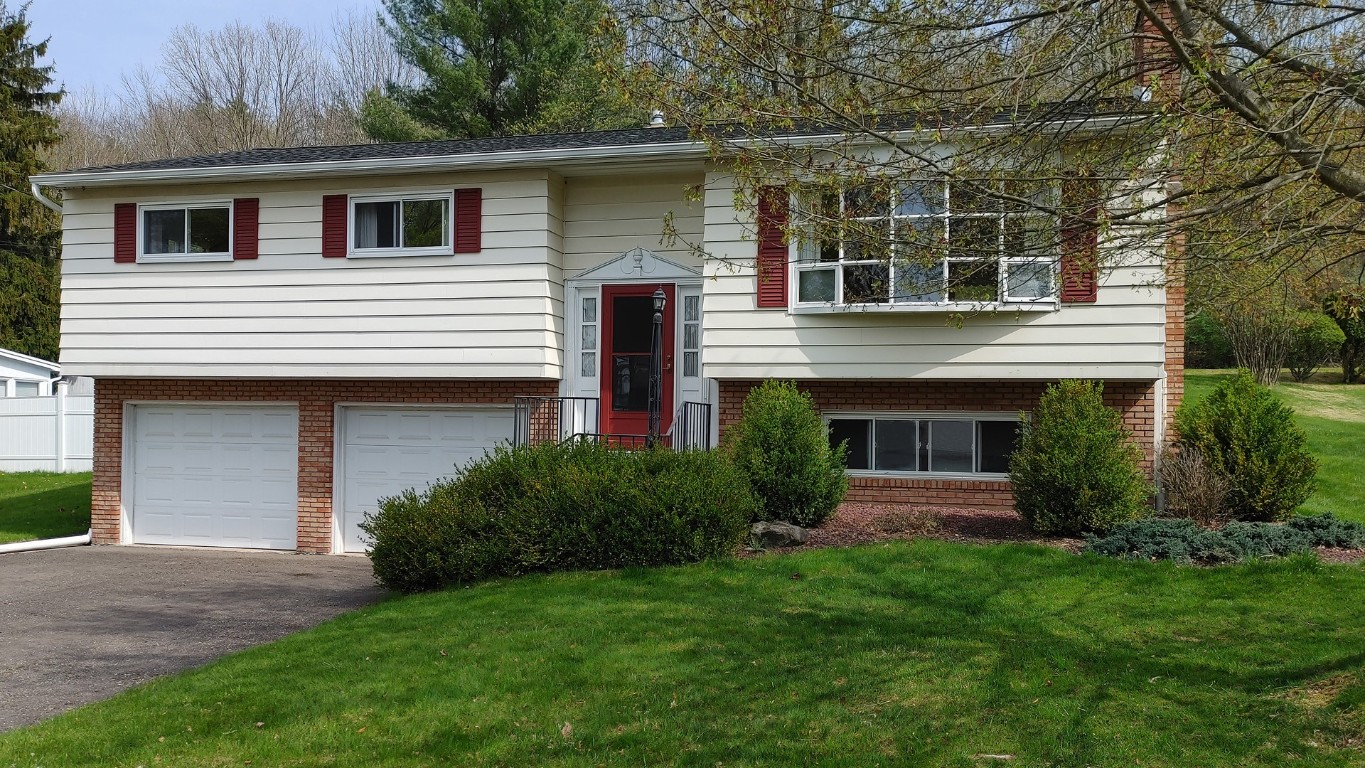 4508 Marshall Drive, Vestal, New York image 1