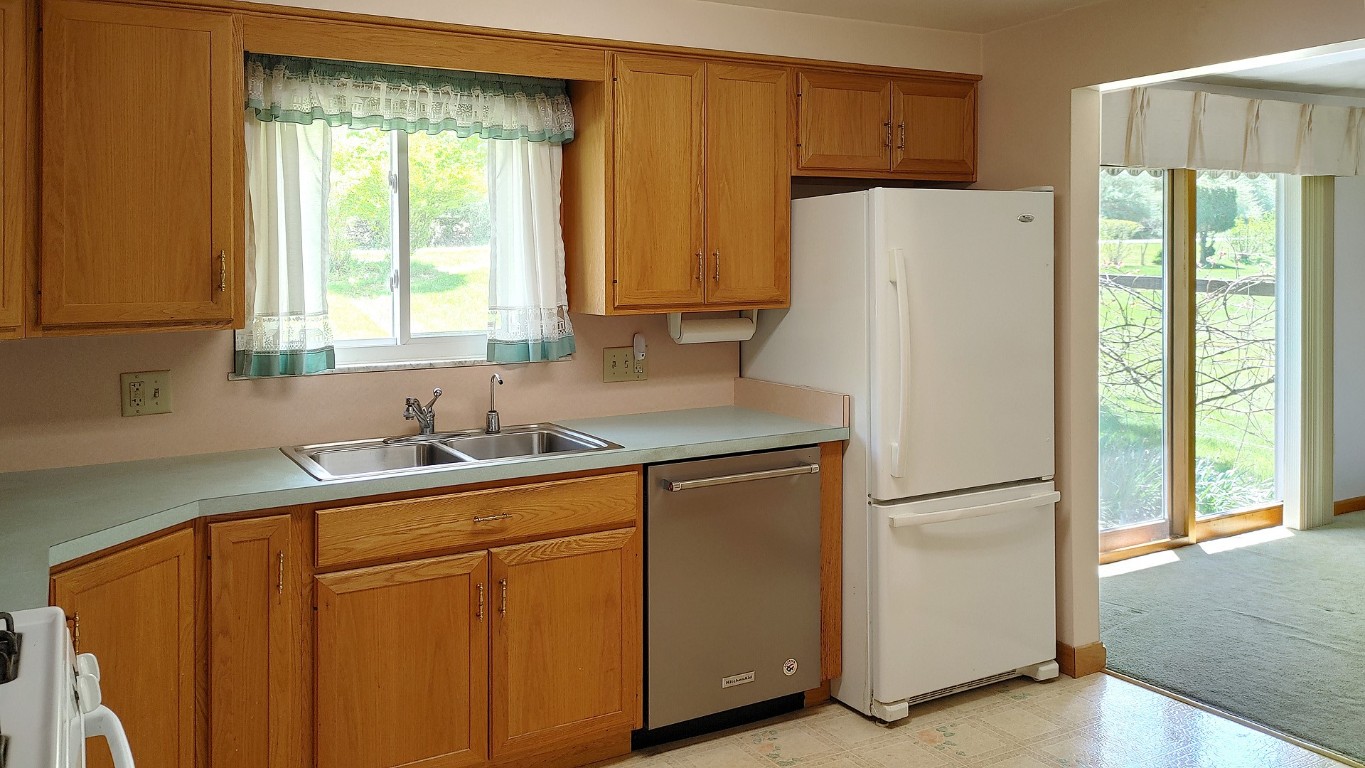 4508 Marshall Drive, Vestal, New York image 11