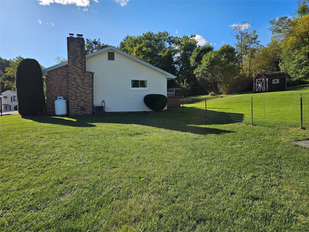Photo 7 of 32 of 126 W Chenango Road W house