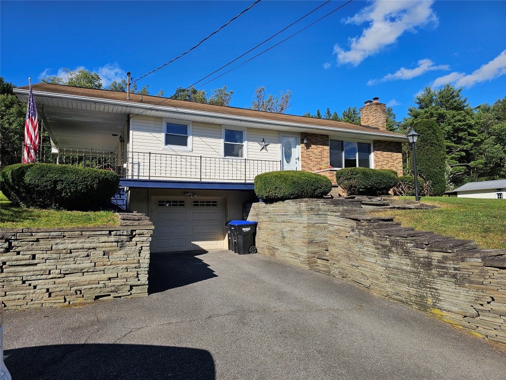 Photo 2 of 32 of 126 W Chenango Road W house