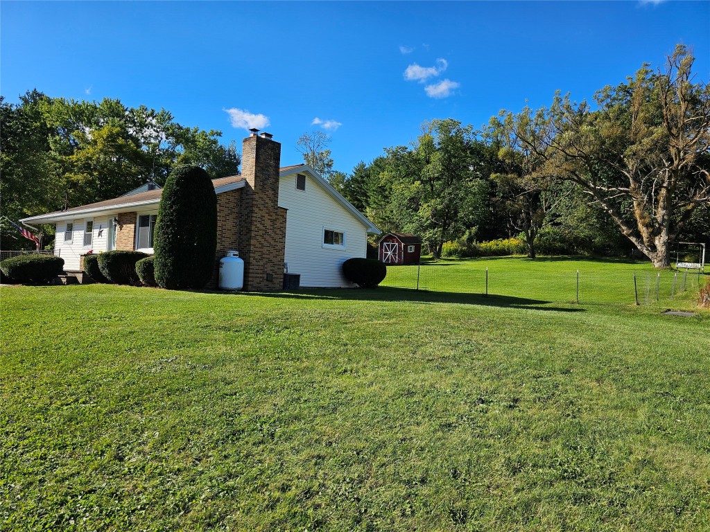 Photo 6 of 32 of 126 W Chenango Road W house