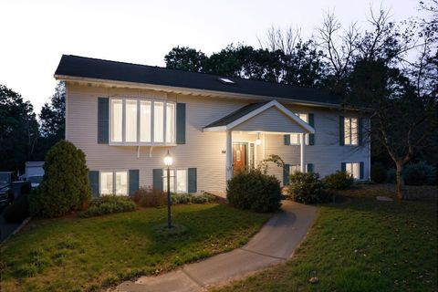 66 Governeurs Lane Endicott NY 13760