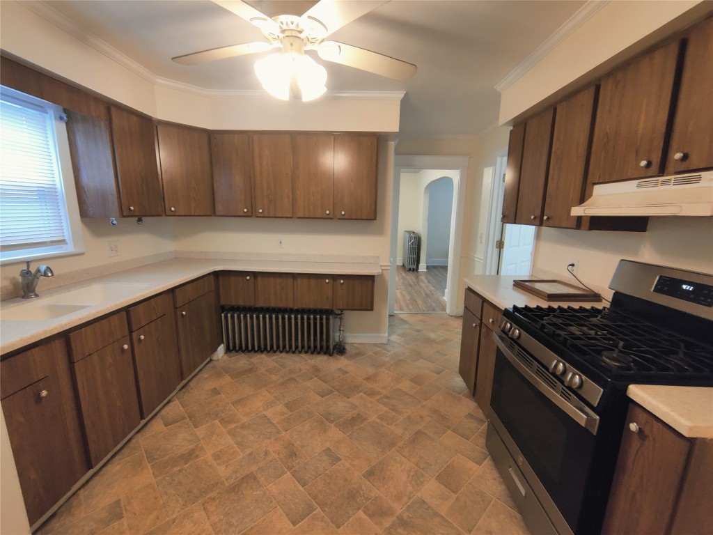 44 Burbank Avenue, Johnson City, New York image 8