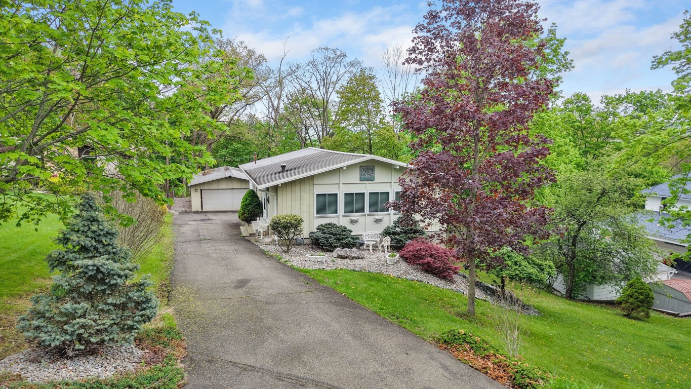 1514 Robinson Hill, Endicott, New York image 2