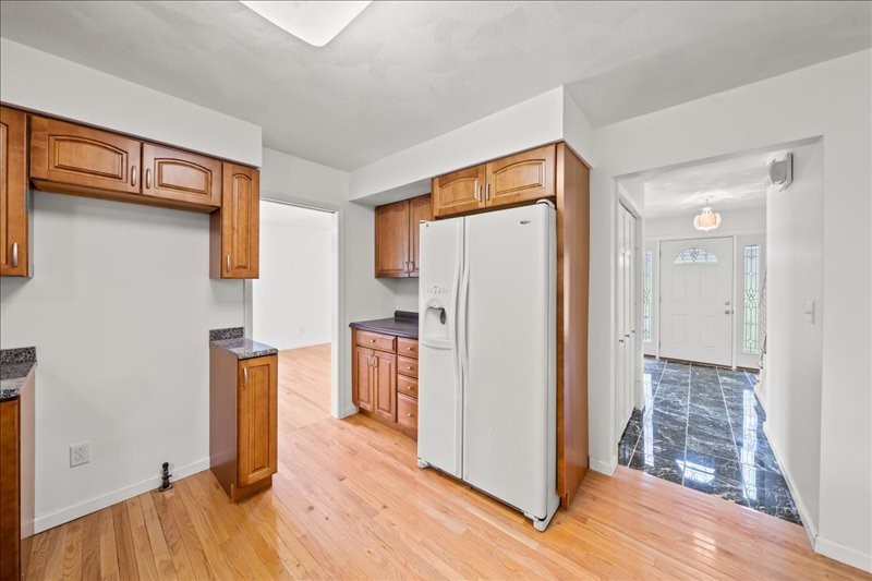 308 Robin Lane, Vestal, New York image 12
