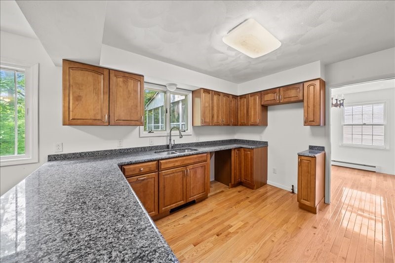 308 Robin Lane, Vestal, New York image 9
