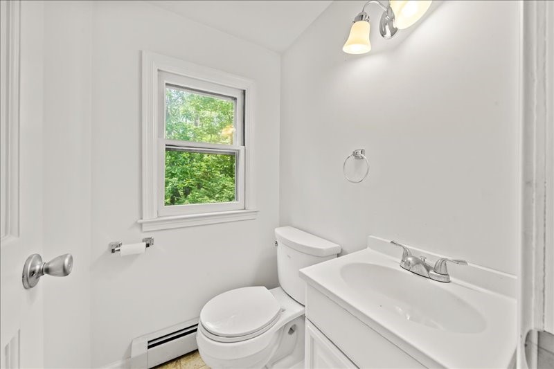 308 Robin Lane, Vestal, New York image 29