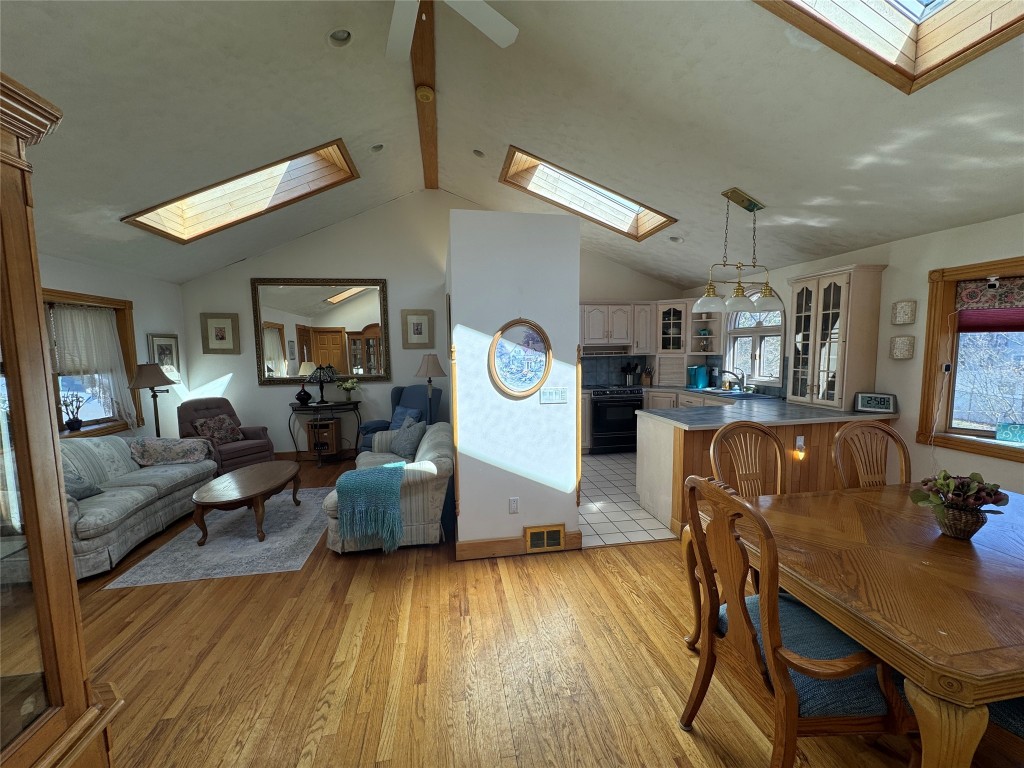 3632 Lyndale Drive, Endwell, New York image 8