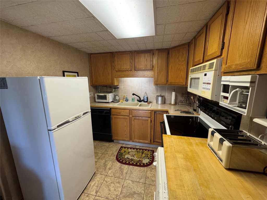3632 Lyndale Drive, Endwell, New York image 17