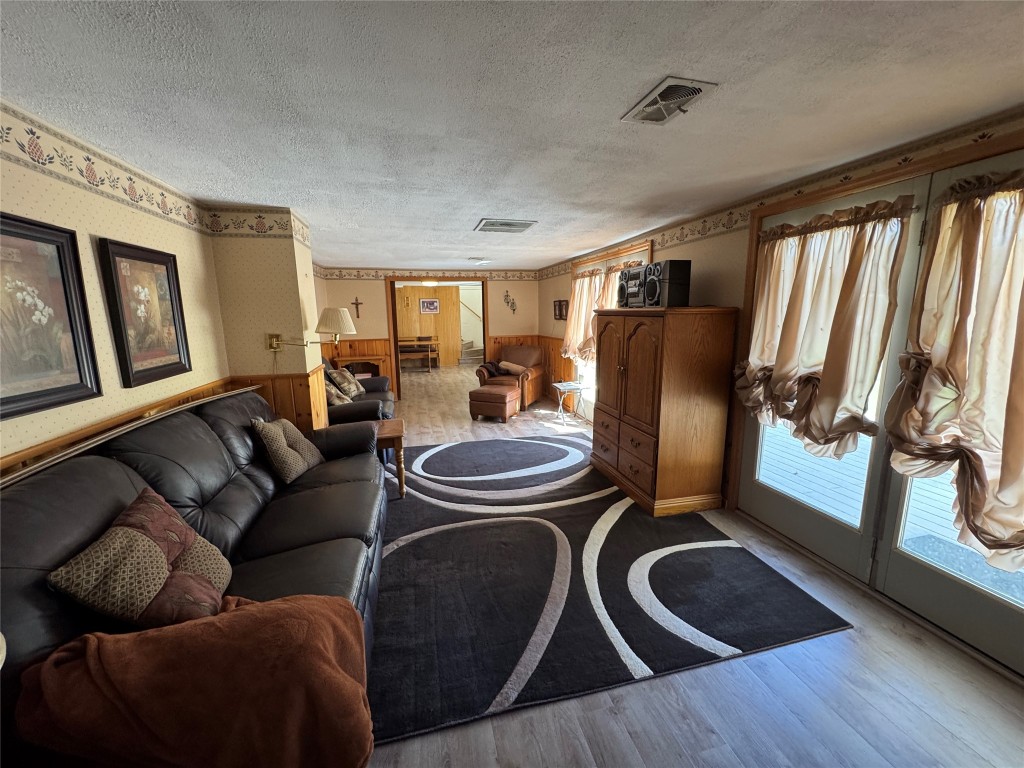 3632 Lyndale Drive, Endwell, New York image 19