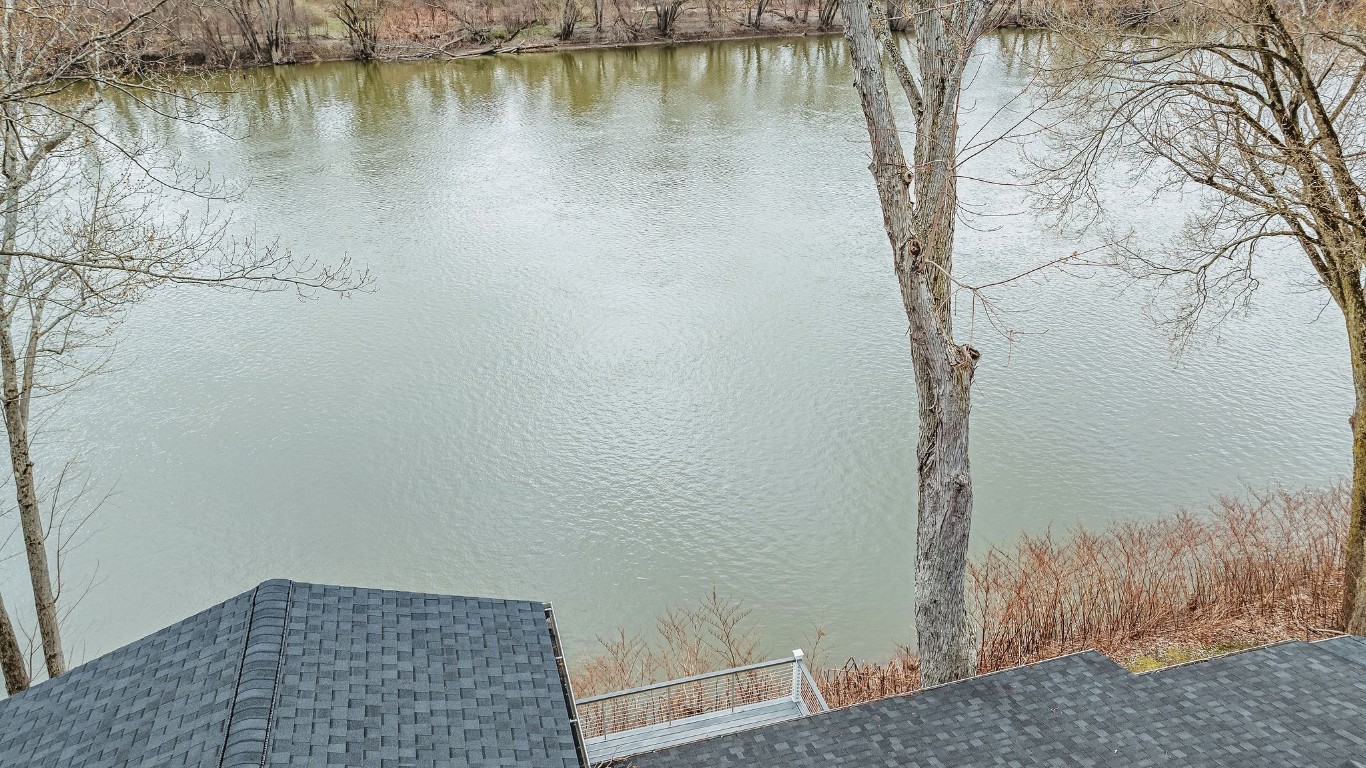 13 Riverbank Road, Vestal, New York image 41