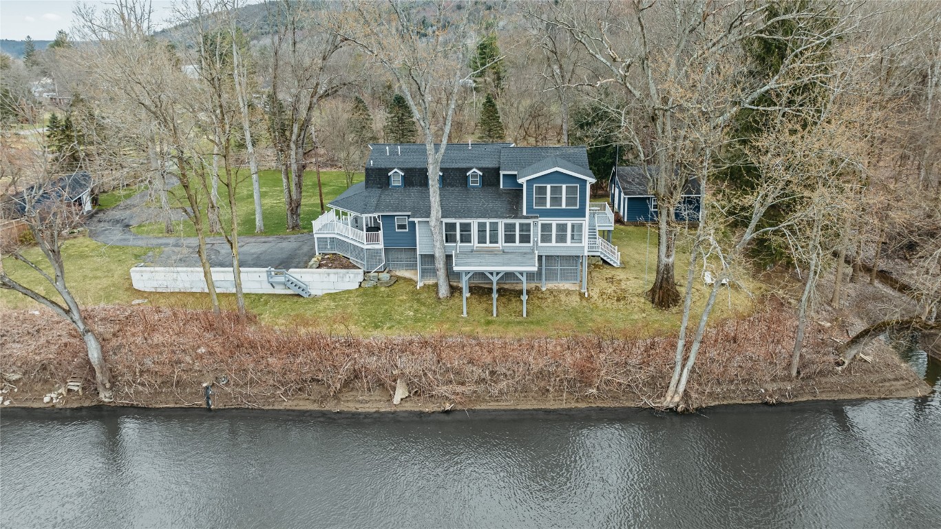 13 Riverbank Road, Vestal, New York image 1