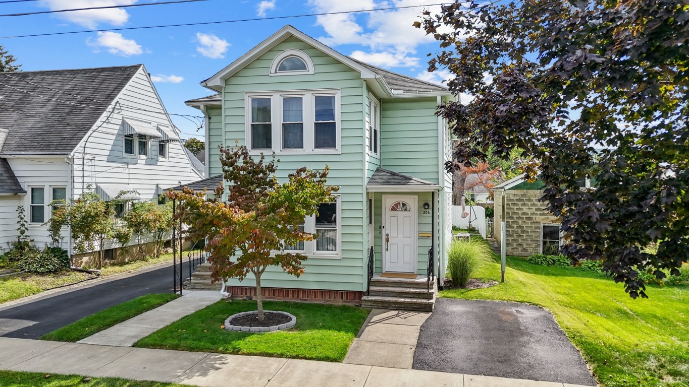 206 E Edwards Street