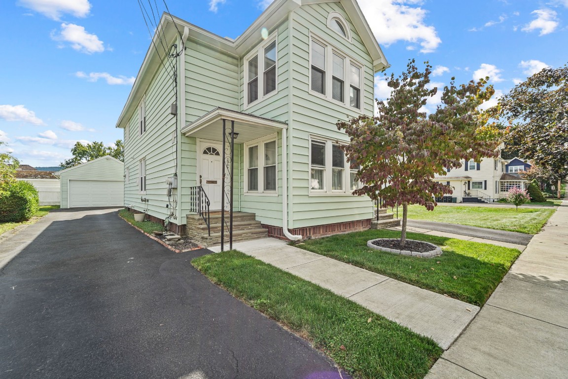 206 E Edwards Street