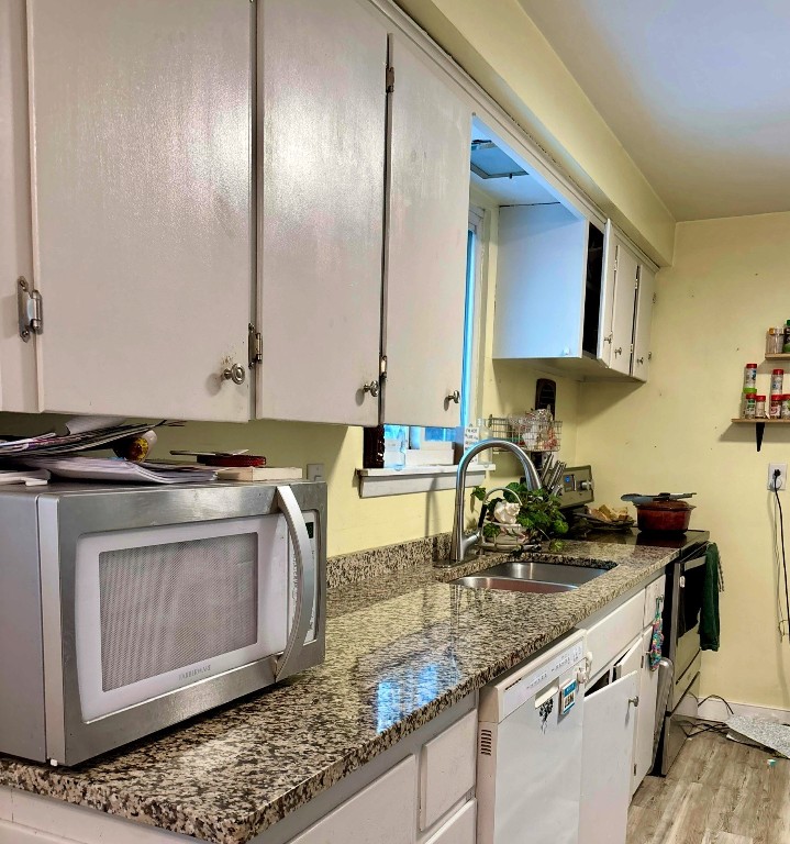 13 Clarendon Drive - Photo 3
