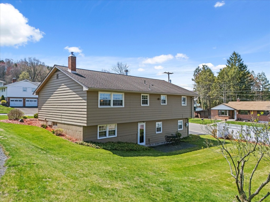 3201 Woodberry Drive, Vestal, New York image 46