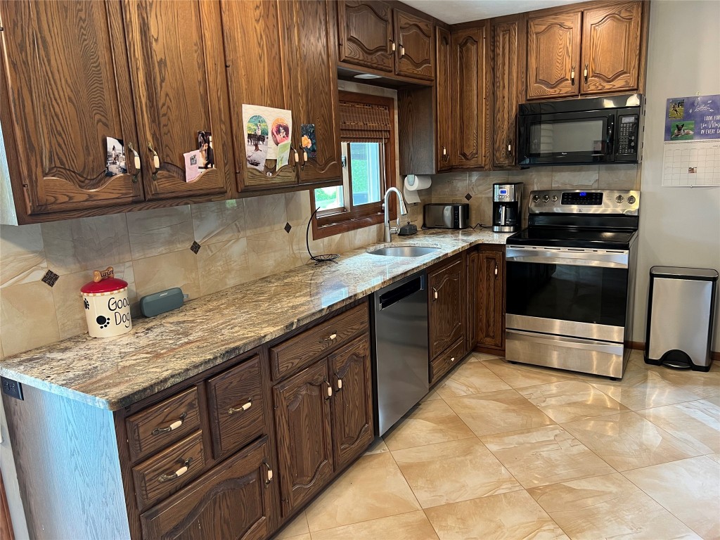 25 Sanitaria Road, Binghamton, New York image 13