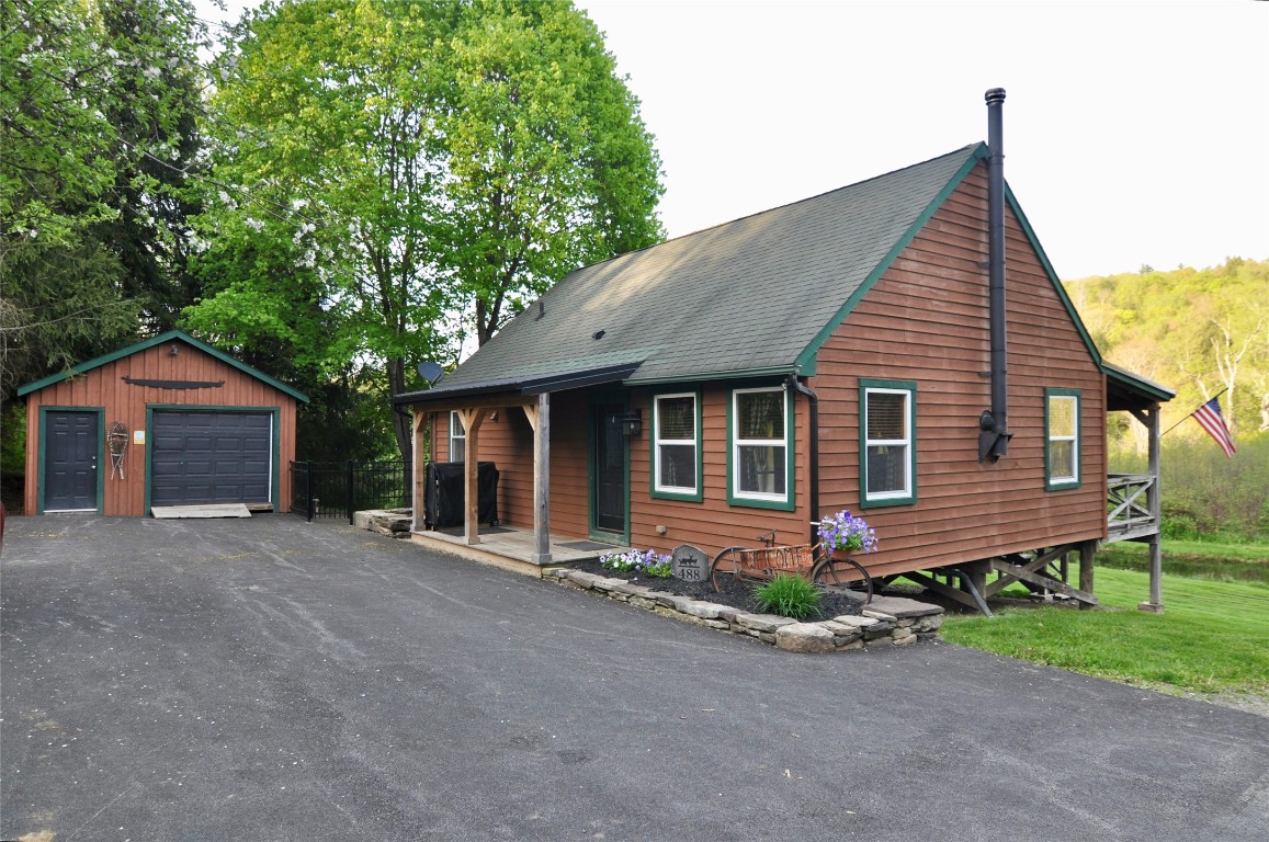 488 King Road, Greene, New York image 1