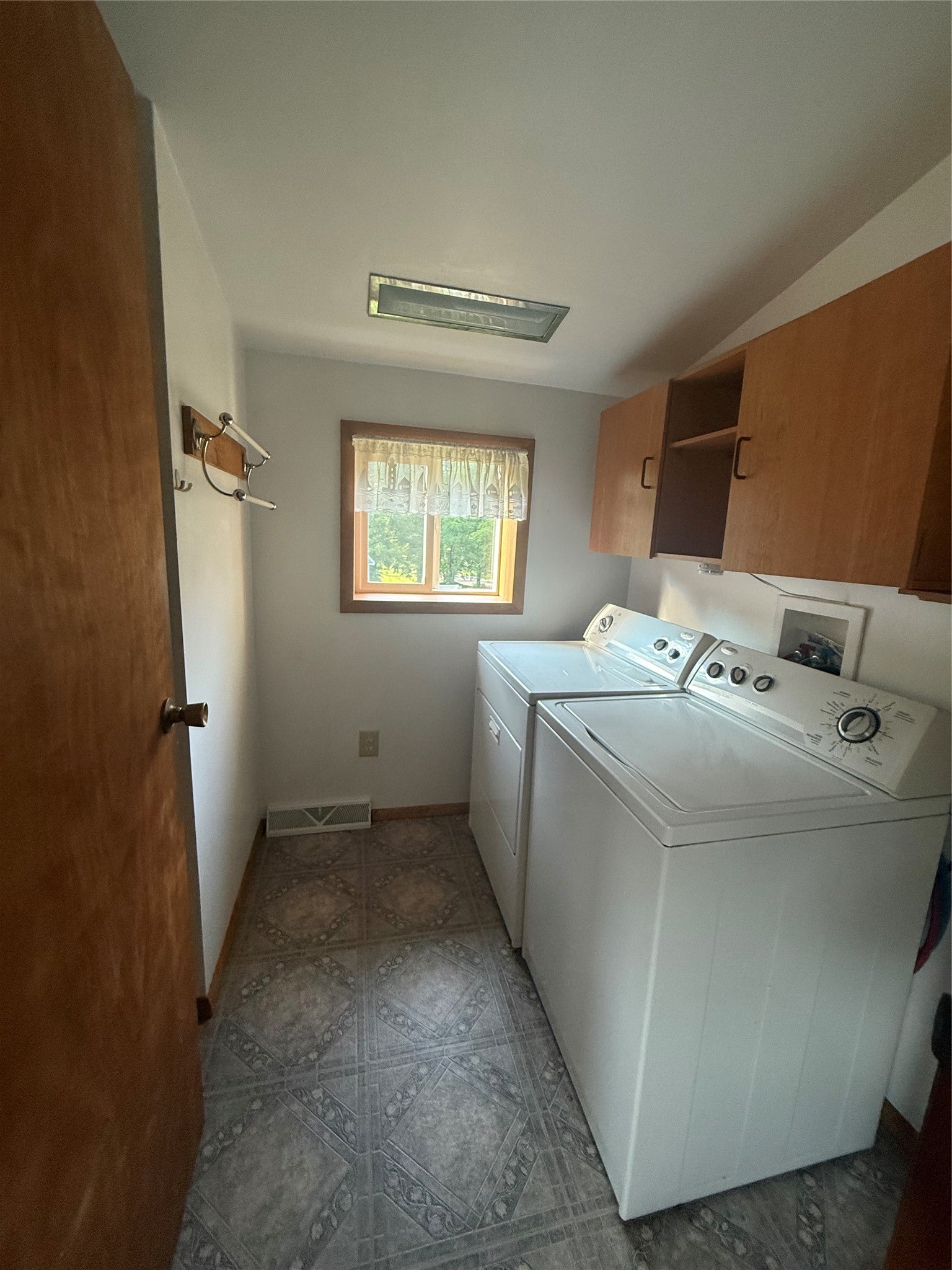 1068 Glenwood Road 1 - Photo 3