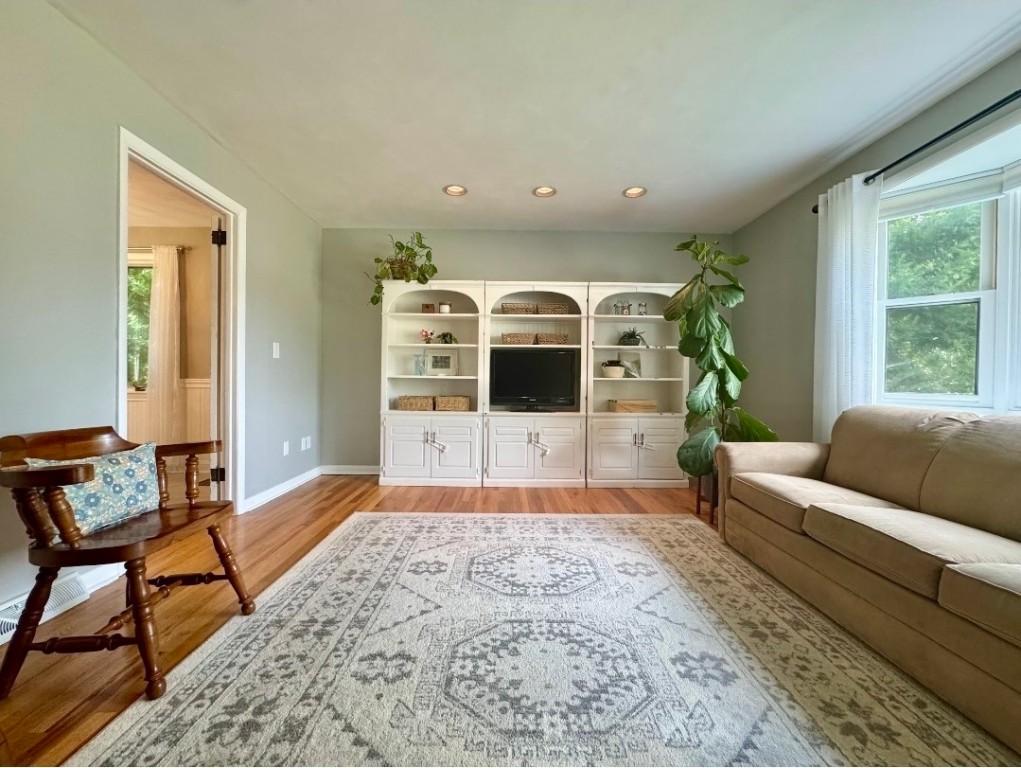 1129 Simon Drive