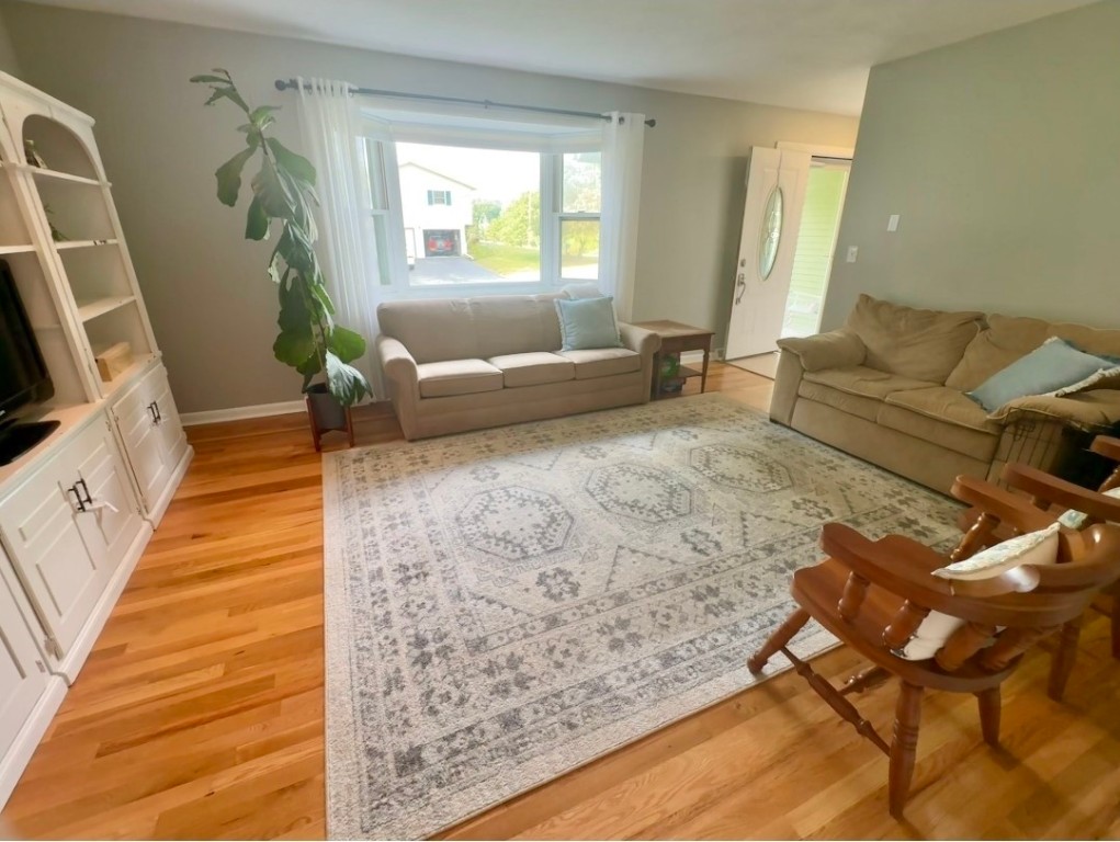 1129 Simon Drive