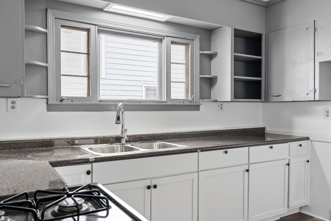 1704 Tracy Street, Endicott, New York image 3