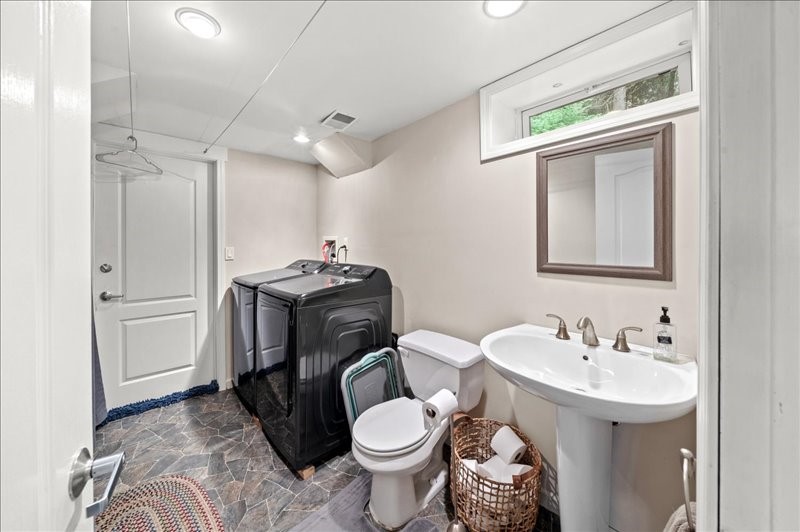 3828 Pembrooke Lane, Vestal, New York image 37