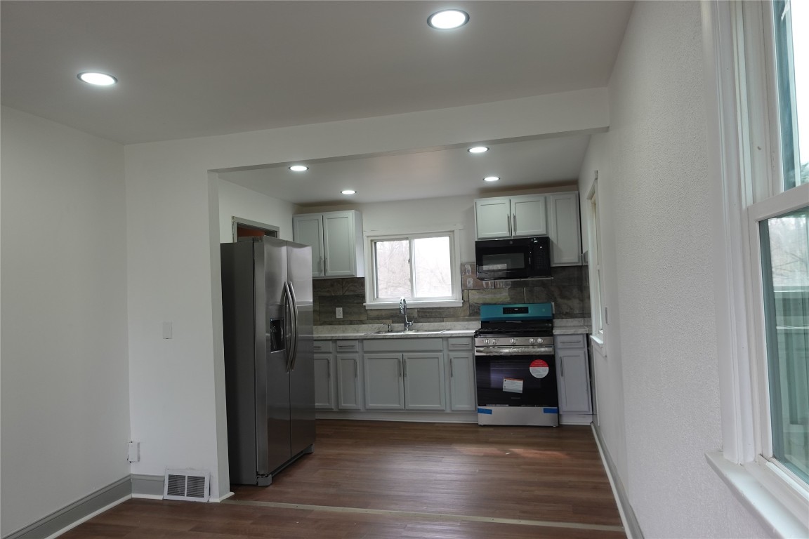 527 June Street, Endicott, New York image 4
