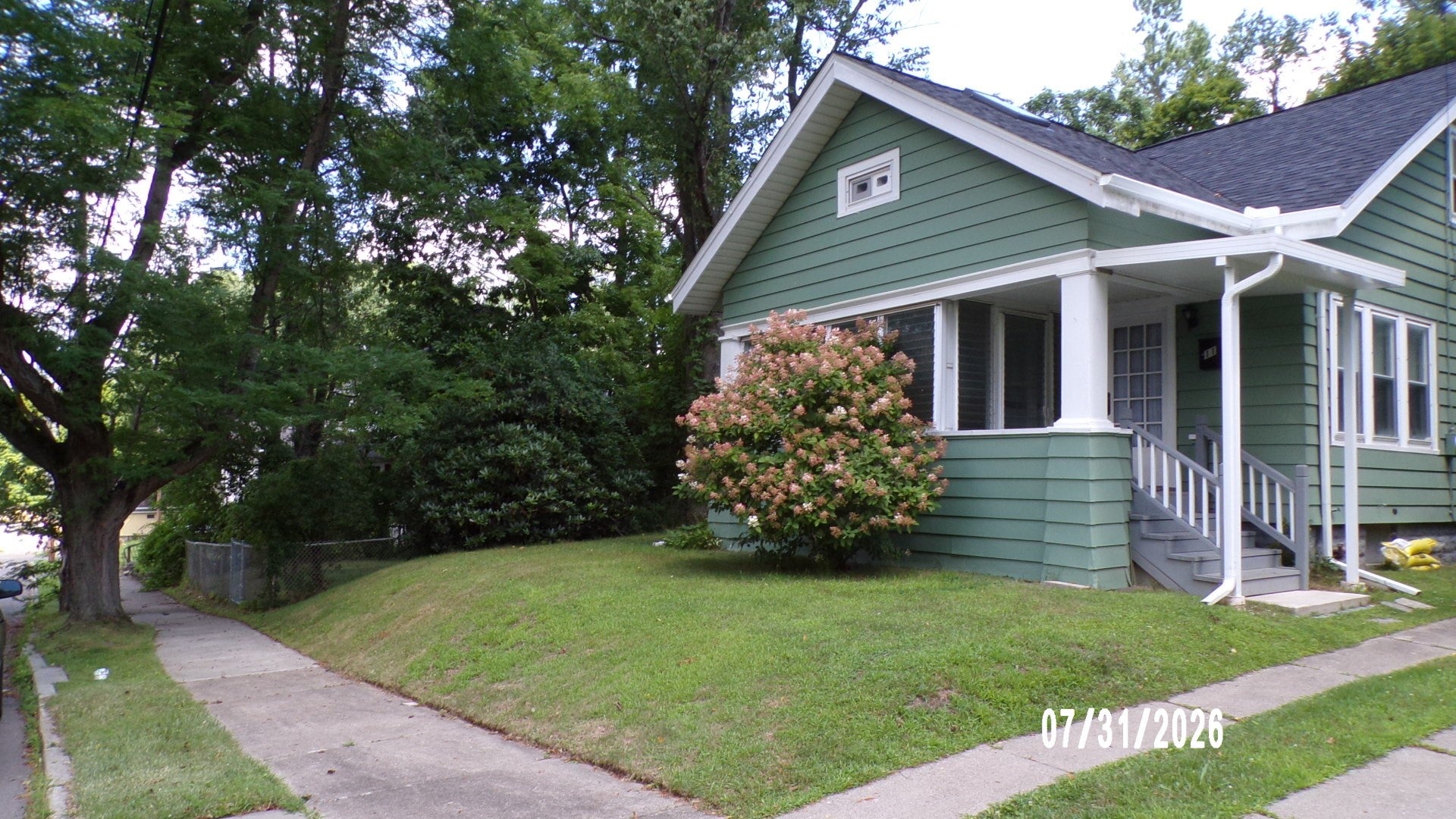 11 Bond Street - Photo 2
