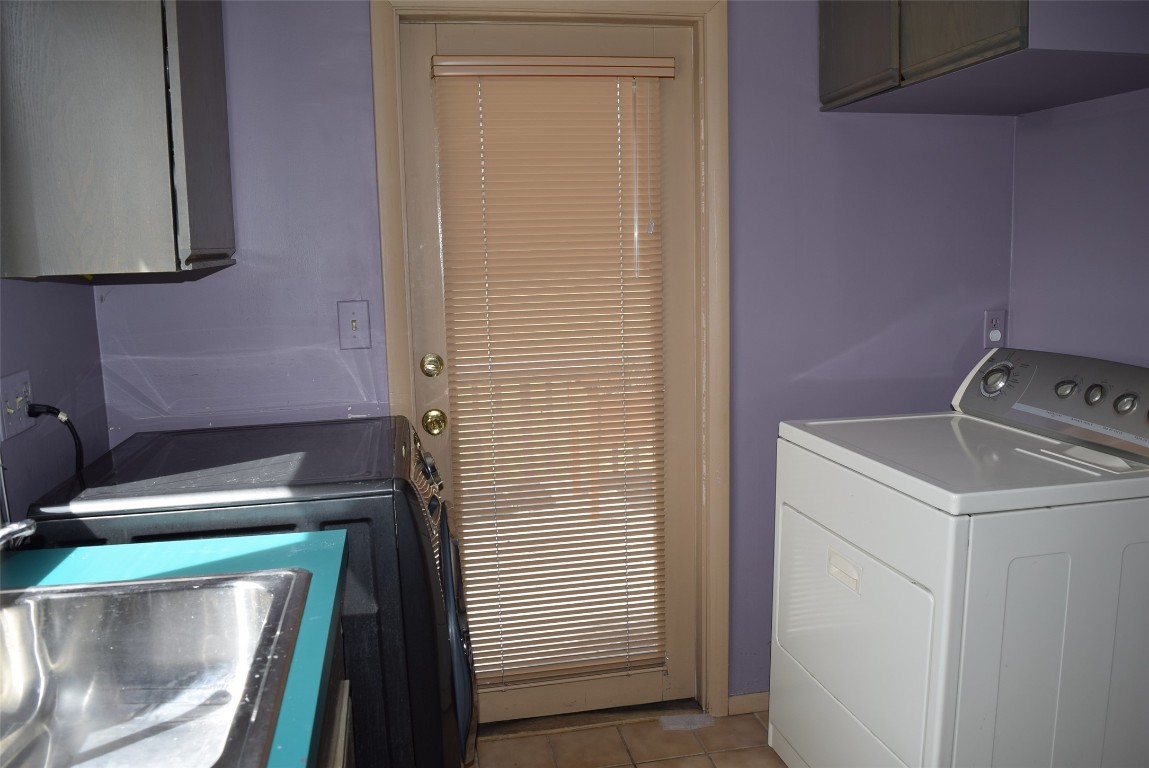 233 Woodgate Lane, Vestal, New York image 23