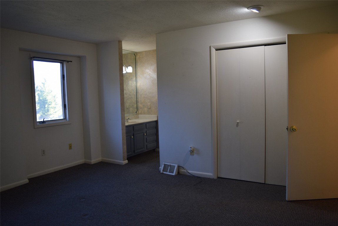 233 Woodgate Lane, Vestal, New York image 30