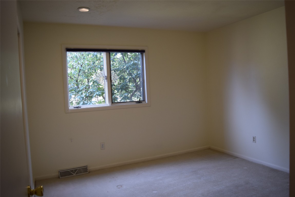 233 Woodgate Lane, Vestal, New York image 24