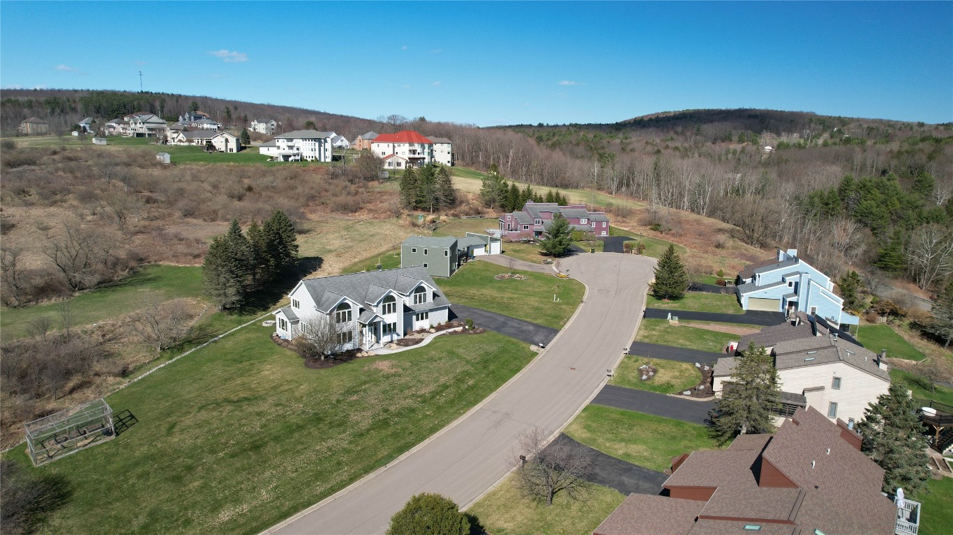 233 Woodgate Lane, Vestal, New York image 45