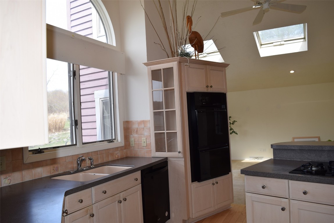 233 Woodgate Lane, Vestal, New York image 13