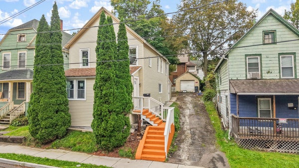 10 STONE ST, BINGHAMTON, NY 13903 - Image 8b51e05e4f00f9b7b26f4d14af13edbc/1754903404