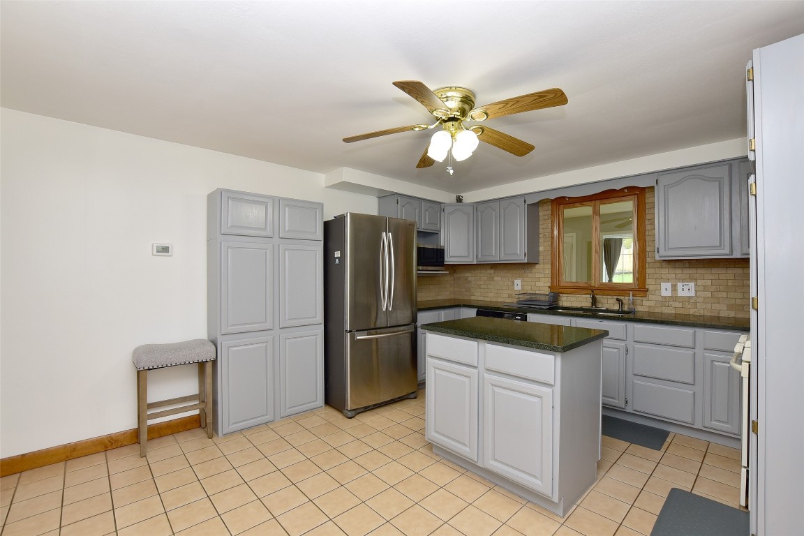 726 Robinson Road, Johnson City, New York image 19