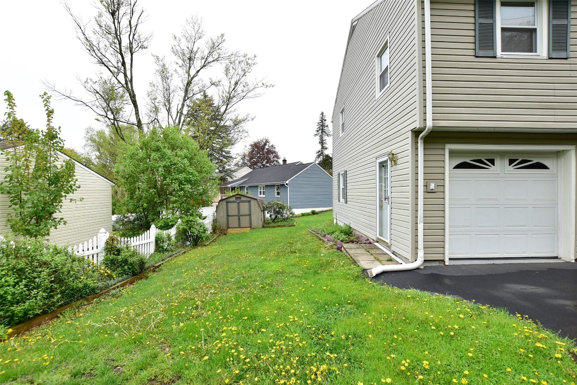726 Robinson Road, Johnson City, New York image 5