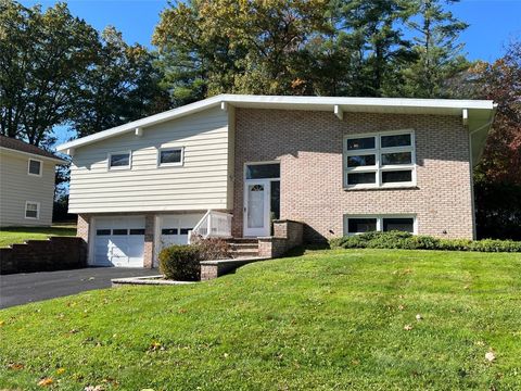 21 EXETER Drive Endicott NY 13760